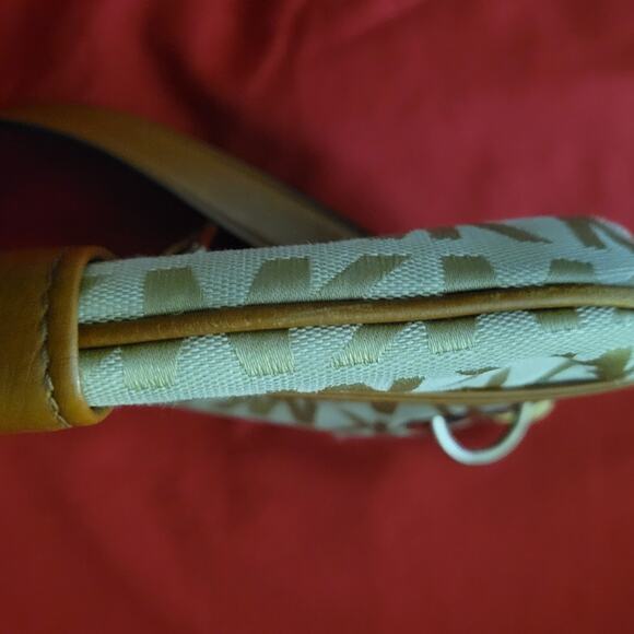 Michael Kors Signature Handbag Tab with Leather and Gold Trim Striking - Picture 5 of 10